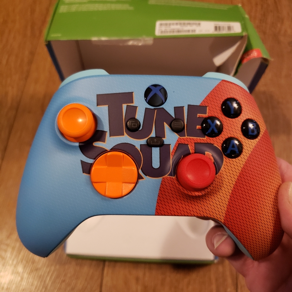 Xbox controller - Picture 2 of 2